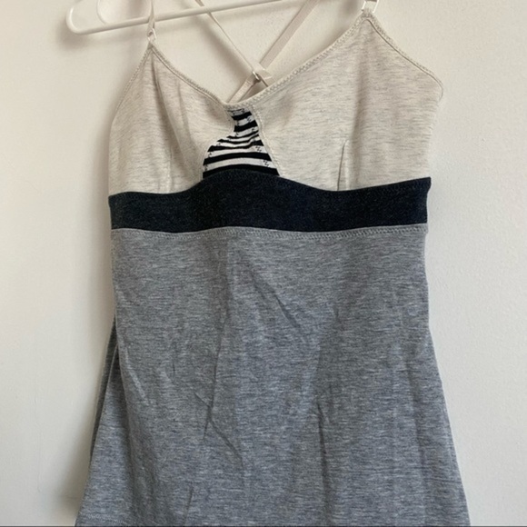 Lululemon • Contentment Triangle Tank Heathered Silver Slate/Polar Cream - Picture 7 of 11